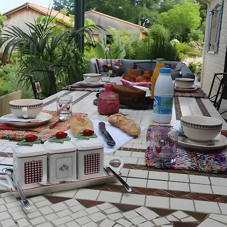 לינה וארוחת בוקר La Tabatiere